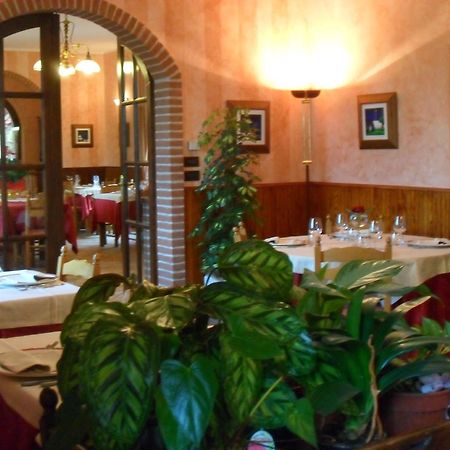 Ristorante Albergo Da Maurizio Cravanzana المظهر الخارجي الصورة