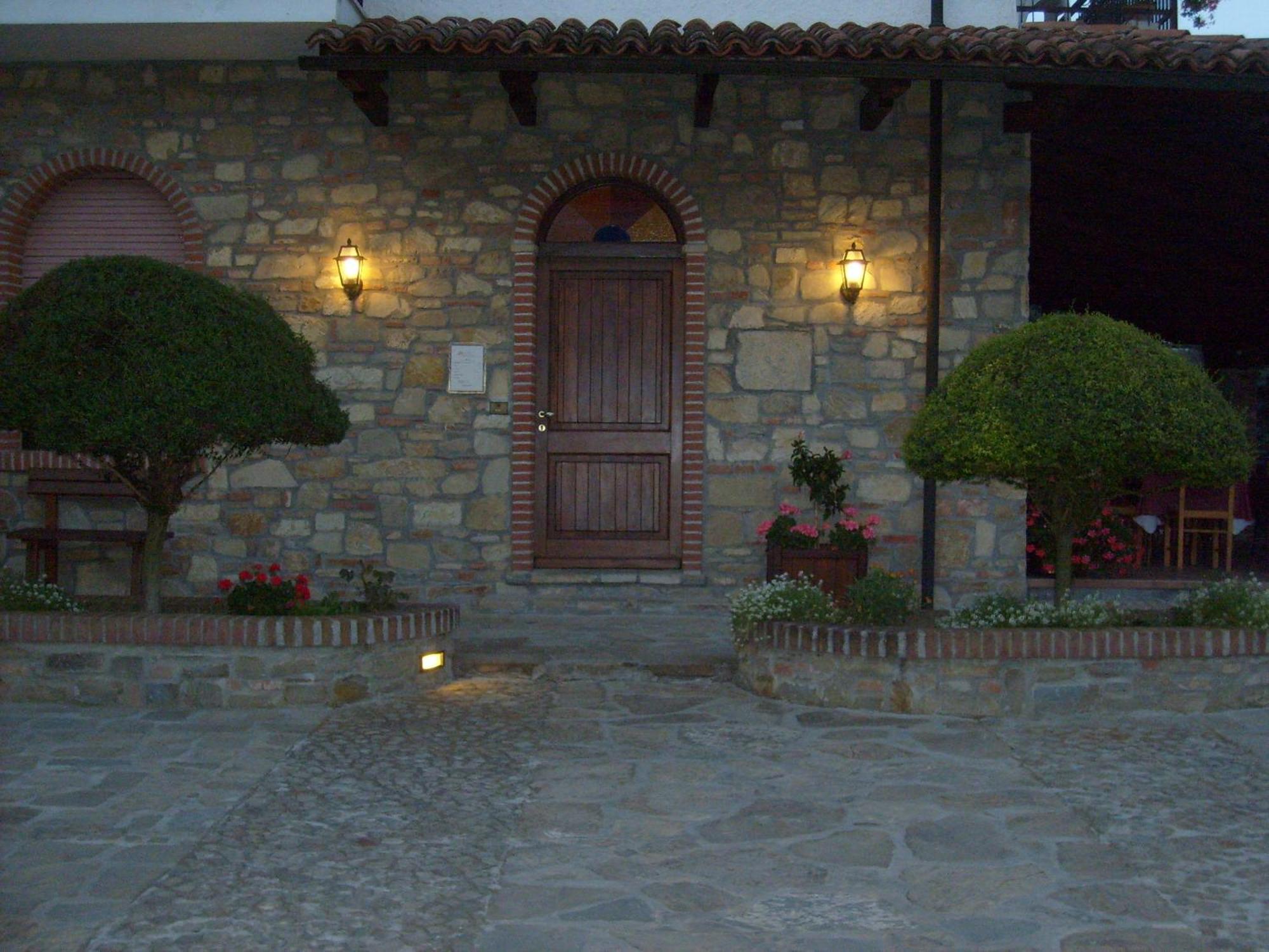 Ristorante Albergo Da Maurizio Cravanzana المظهر الخارجي الصورة