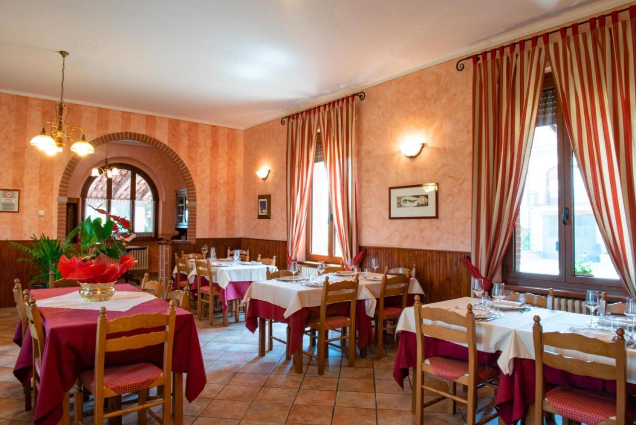Ristorante Albergo Da Maurizio Cravanzana المظهر الخارجي الصورة